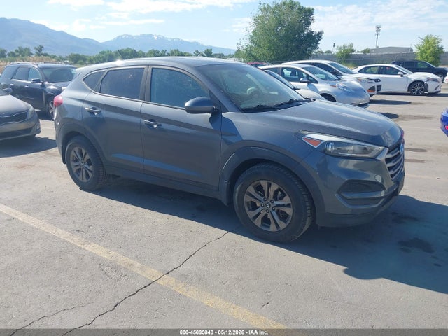 Salvage Hyundai TUCSON Image