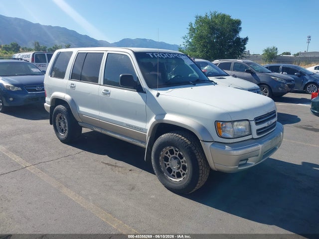 Salvage Isuzu Trooper Image