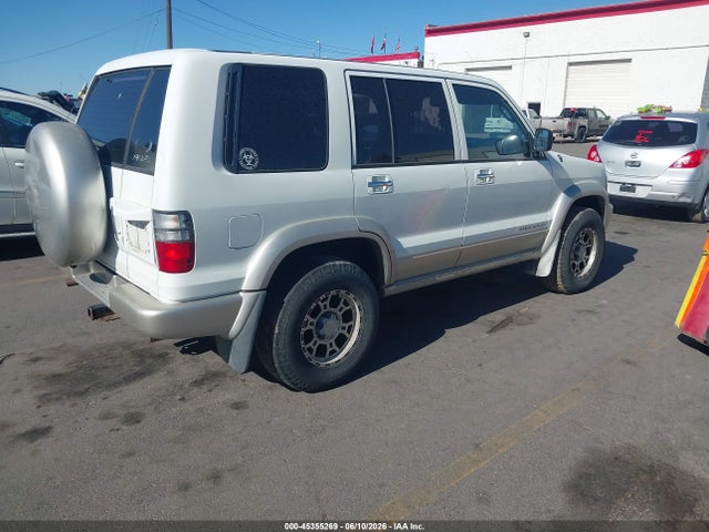 Isuzu Trooper
