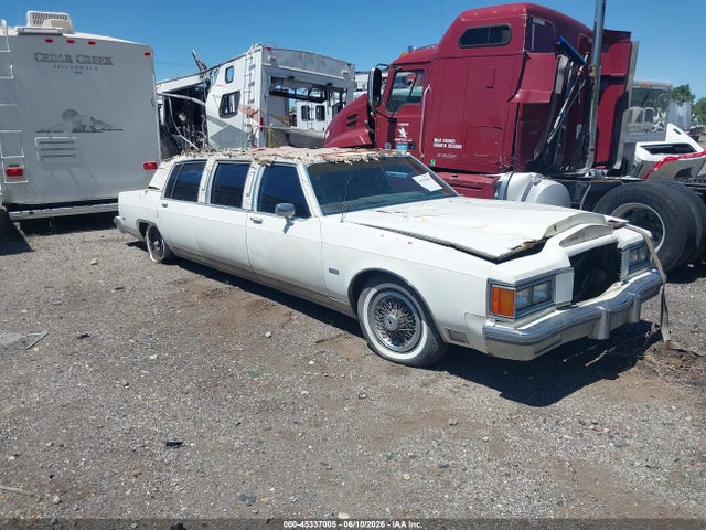 Salvage Oldsmobile 98 Image