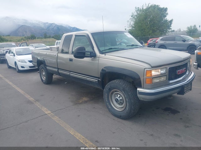 Salvage GMC Sierra 2500 Image