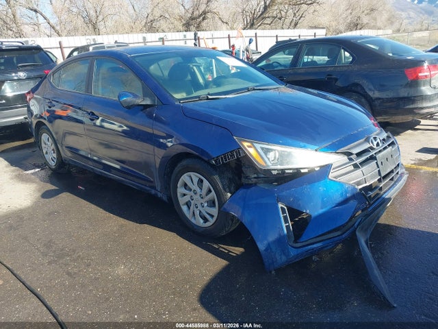 Salvage Hyundai ELANTRA Image