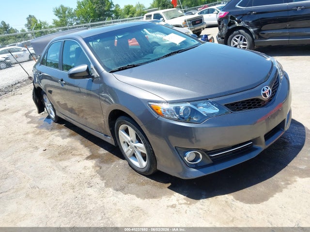 Salvage Toyota Camry Image