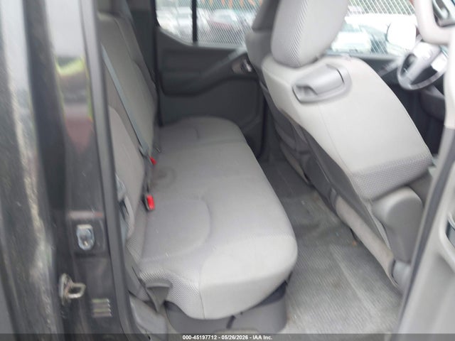 Nissan Frontier Sv