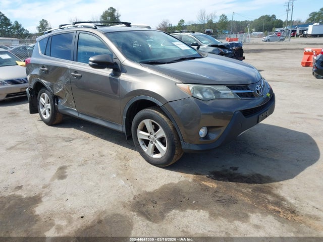 Salvage Toyota RAV4 Image