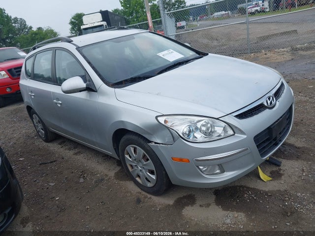 Salvage Hyundai ELANTRA Image
