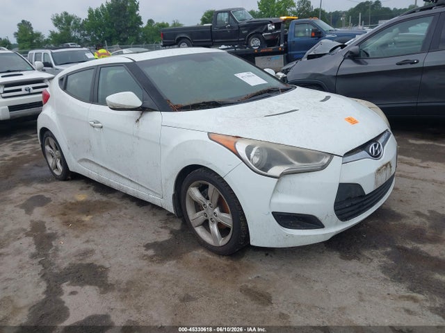 Salvage Hyundai VELOSTER Image