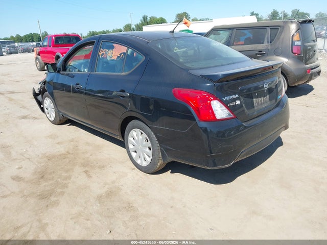 Nissan Versa 1.6 S+