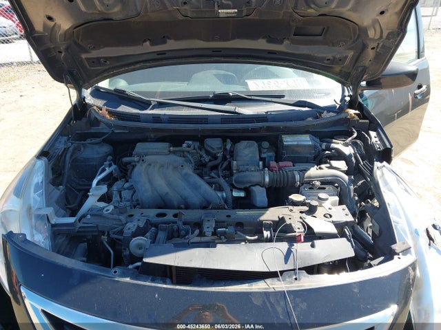 Nissan Versa 1.6 S+