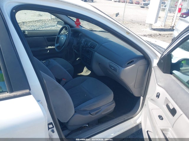 Ford Taurus Se