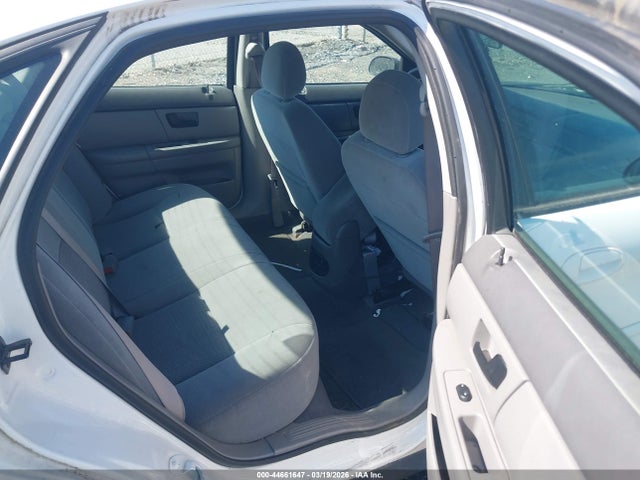 Ford Taurus Se
