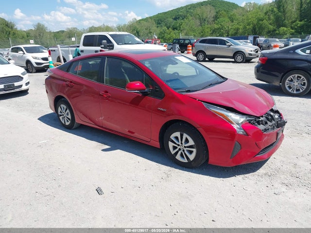 Salvage Toyota Prius Image