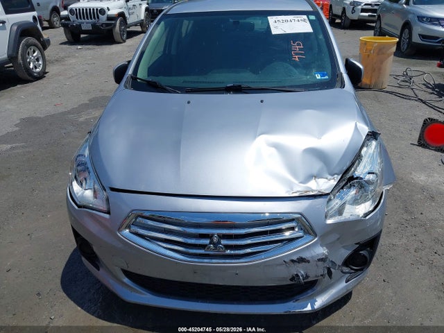 Mitsubishi Mirage Es