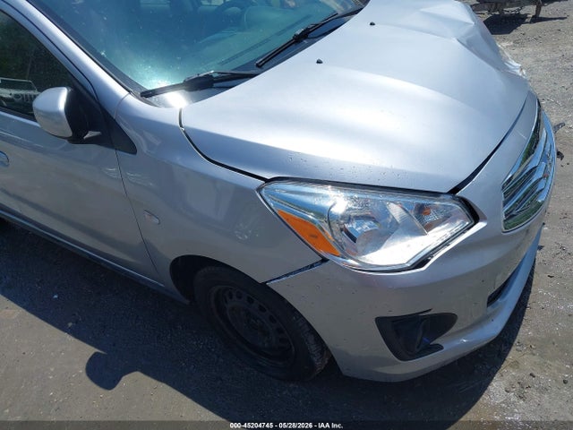 Mitsubishi Mirage Es