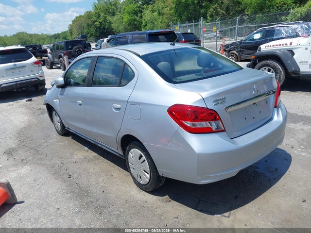 Mitsubishi Mirage Es