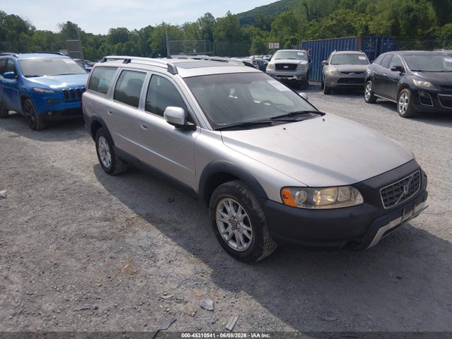 Salvage Volvo XC70 Image