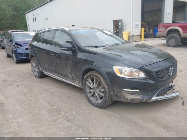 Salvage Volvo V60 Cross Country Image