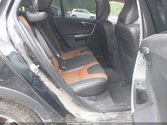 Volvo V60 Cross Country T5