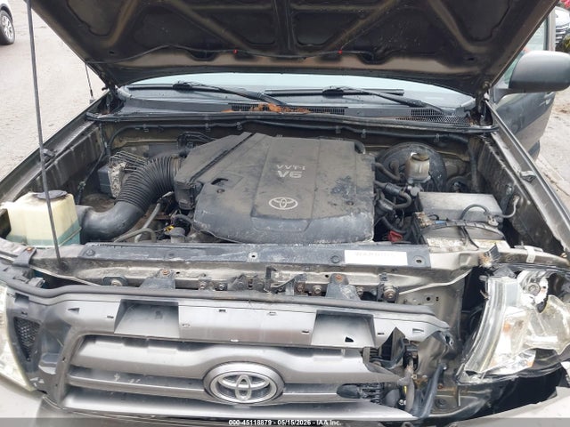 Toyota Tacoma Base V6