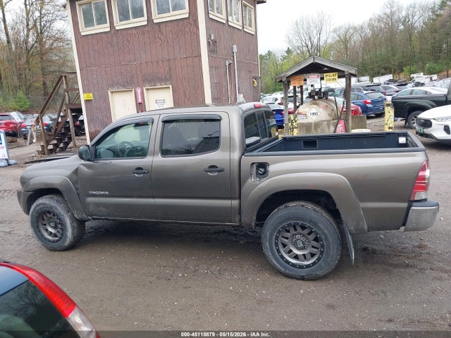 Toyota Tacoma Base V6
