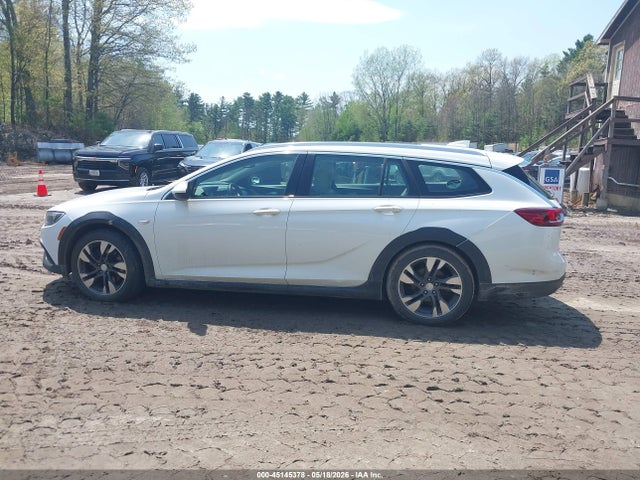 Buick Regal TourX Awd Essence