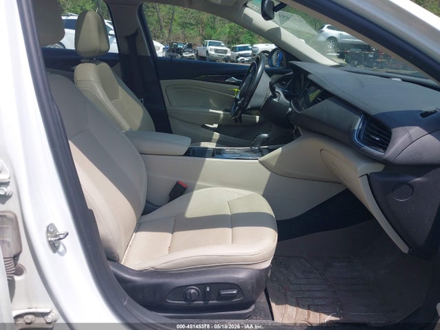 Buick Regal TourX Awd Essence