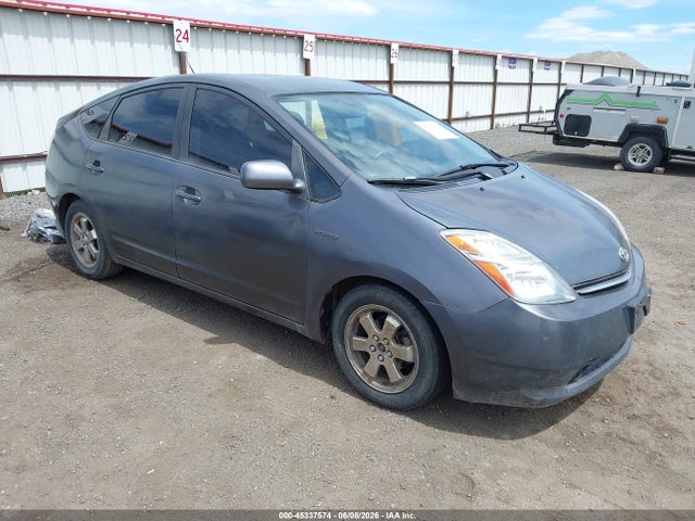 Salvage Toyota Prius Image