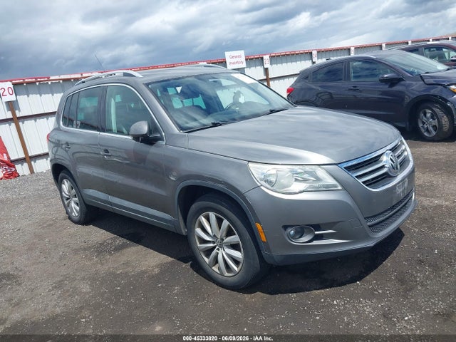 Salvage Volkswagen Tiguan Image