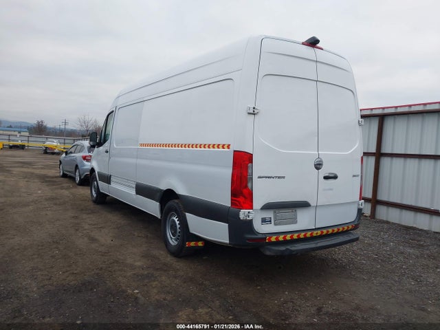 Freightliner Sprinter 2500 High Roof V6