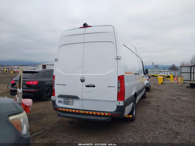 Freightliner Sprinter 2500 High Roof V6