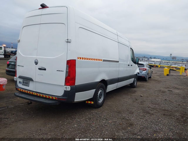 Freightliner Sprinter 2500 High Roof V6
