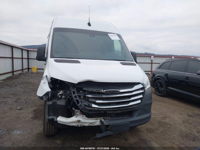 Freightliner Sprinter 2500 High Roof V6