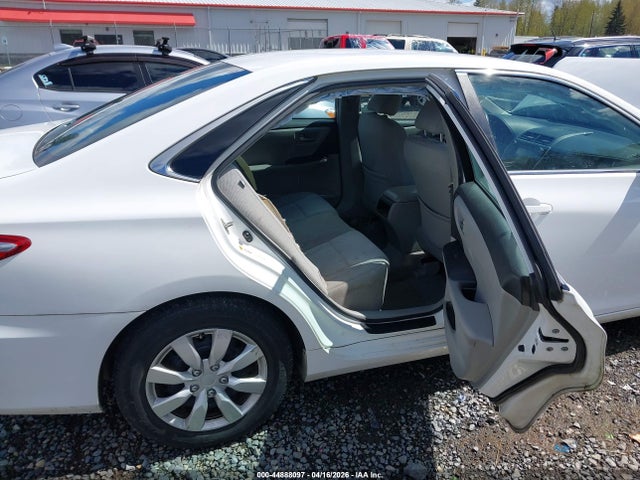 Toyota Camry Le