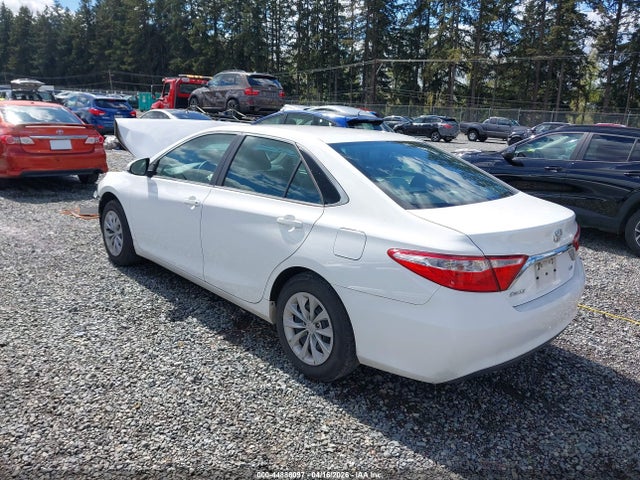 Toyota Camry Le