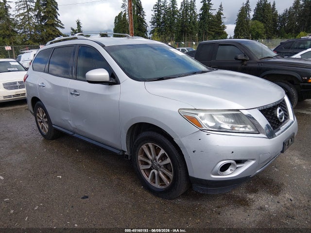 Salvage Nissan Pathfinder Image