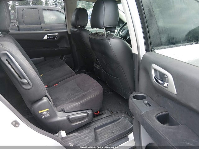 Nissan Pathfinder Sv
