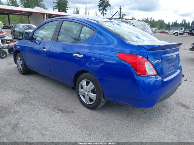Nissan Versa