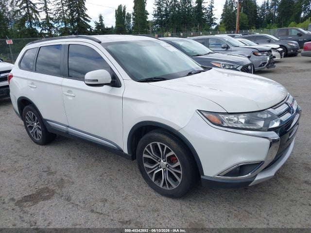 Salvage Mitsubishi Outlander Image