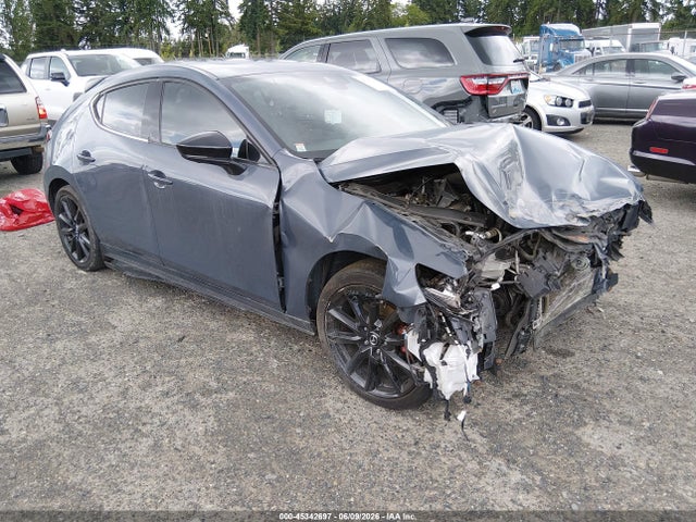 Salvage Mazda Mazda3 Image