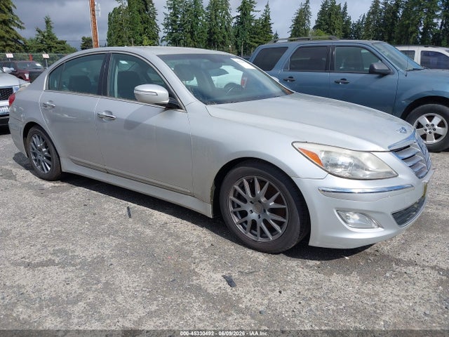 Salvage Hyundai Genesis Image