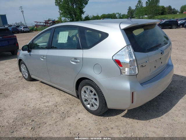 Toyota Prius v Two