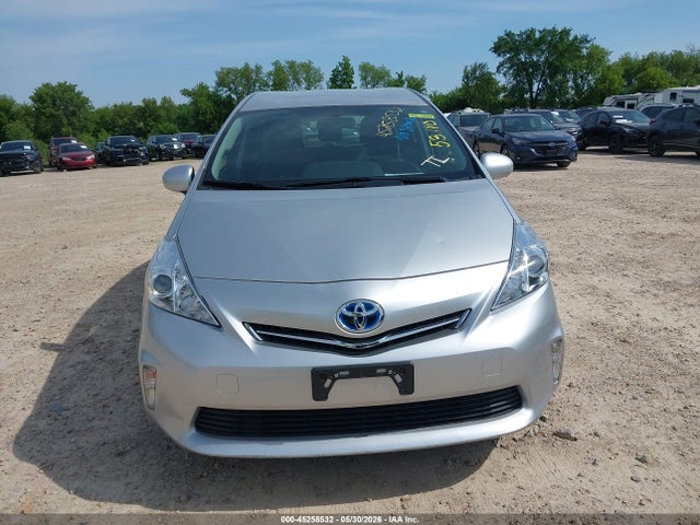 Toyota Prius v Two