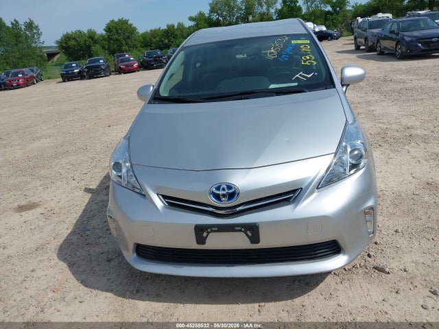 Toyota Prius v Two
