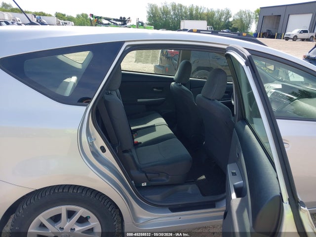 Toyota Prius v Two