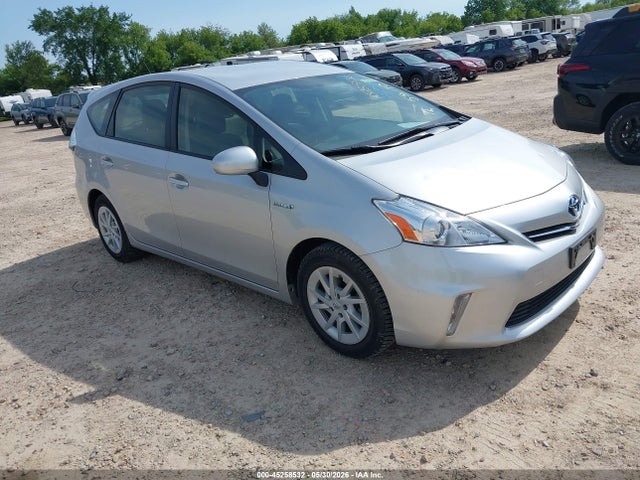 Salvage Toyota Prius v Image