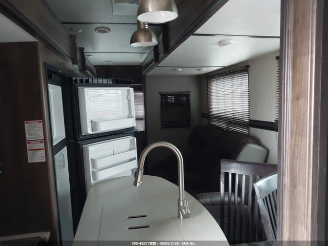 Crossroads 290rl Fifth Wheel