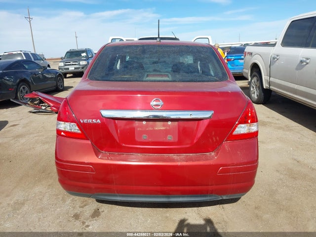 Nissan Versa 1.8s