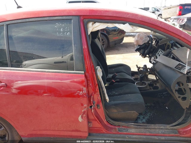 Nissan Versa 1.8s