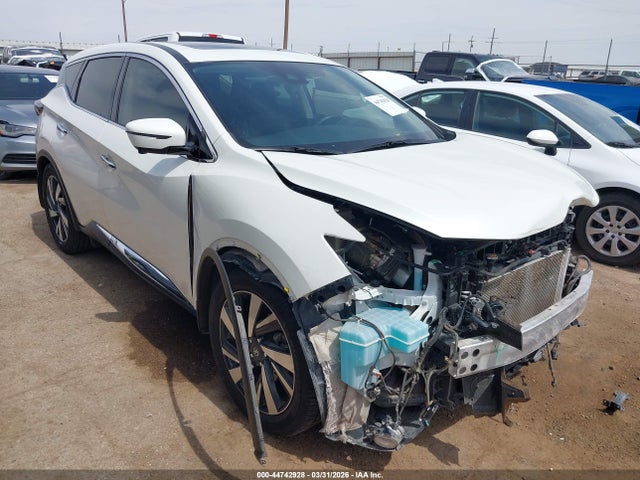 Salvage Nissan Murano Image