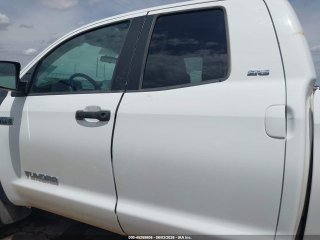 Toyota Tundra Sr5 5.7l V8